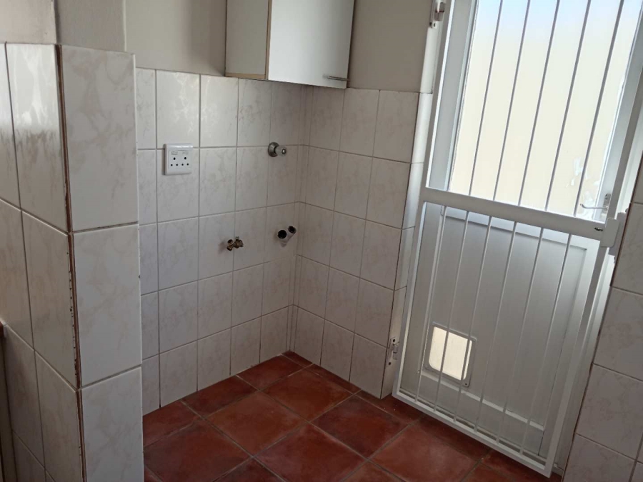 To Let 3 Bedroom Property for Rent in Protea Heights Western Cape